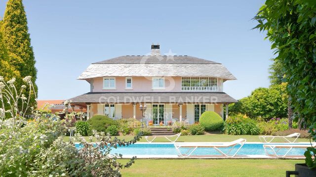 Magnificent villa in Montrove, Oleiros