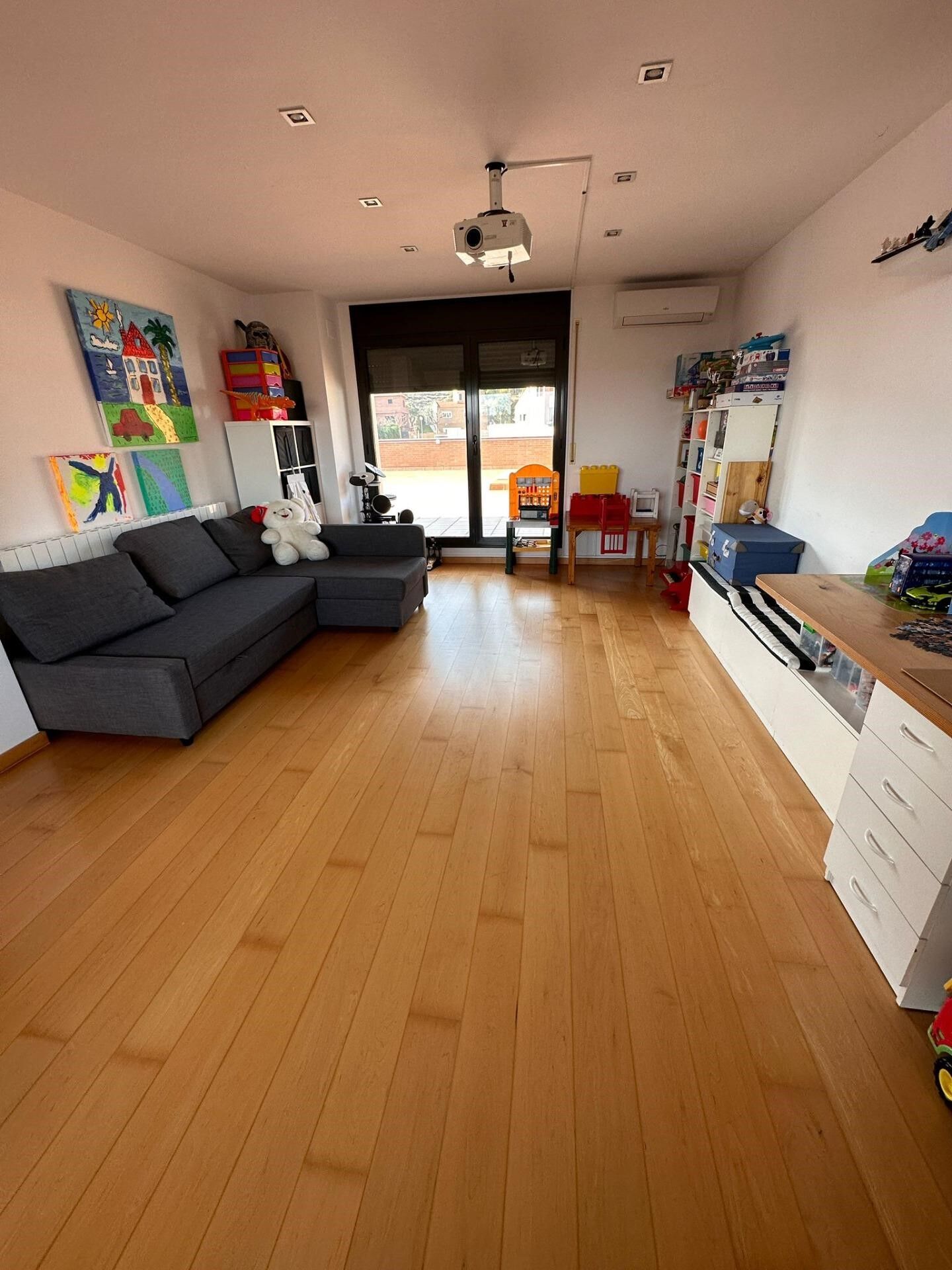 Villa 4 Bedrooms Sale Lleida