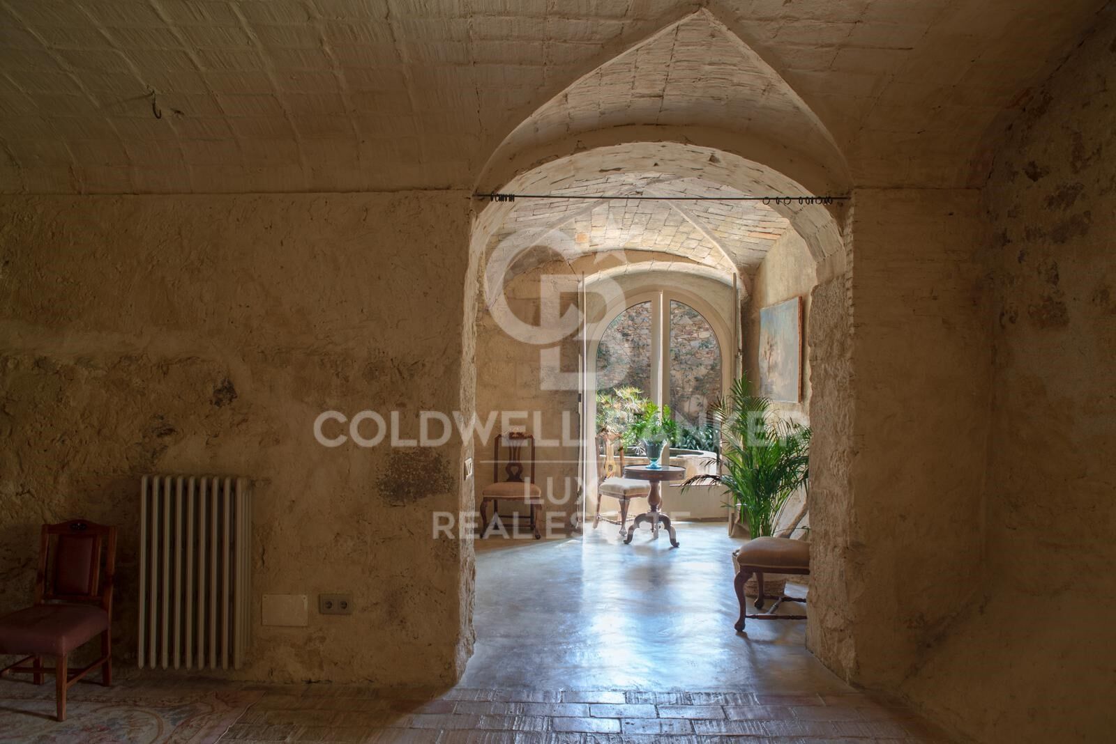 Magnificent sixteenth-century property for sale in Vilamacolum, Alt Empordà