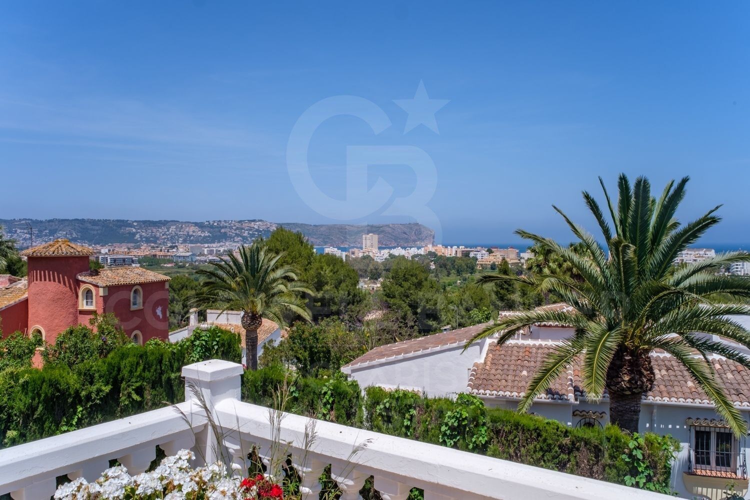 Magnifico chalet con vistas al mar en la zona de Cap Marti,