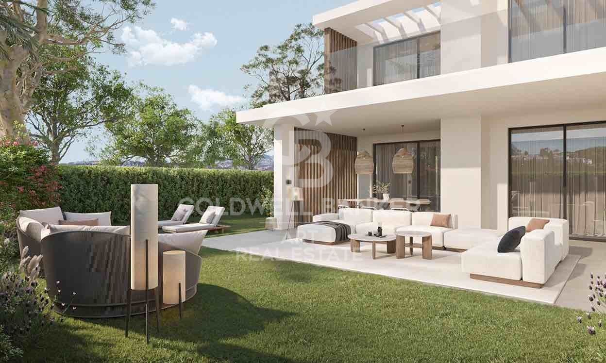 Luxury apartments with sea views in Royal Park, Estepona