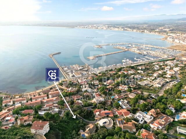 Seaview plot near the centre of Roses