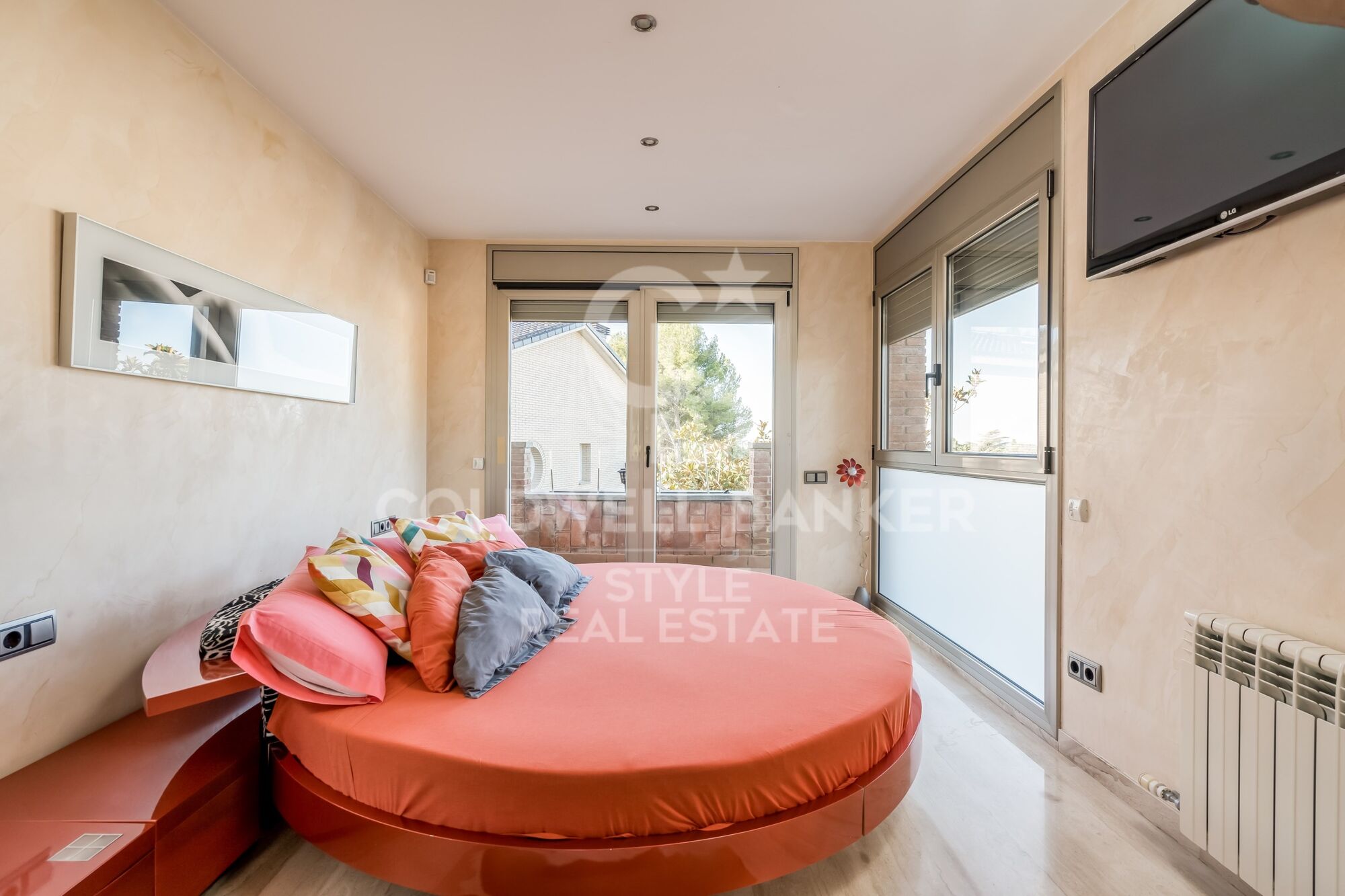 Exceptional with swimming pool