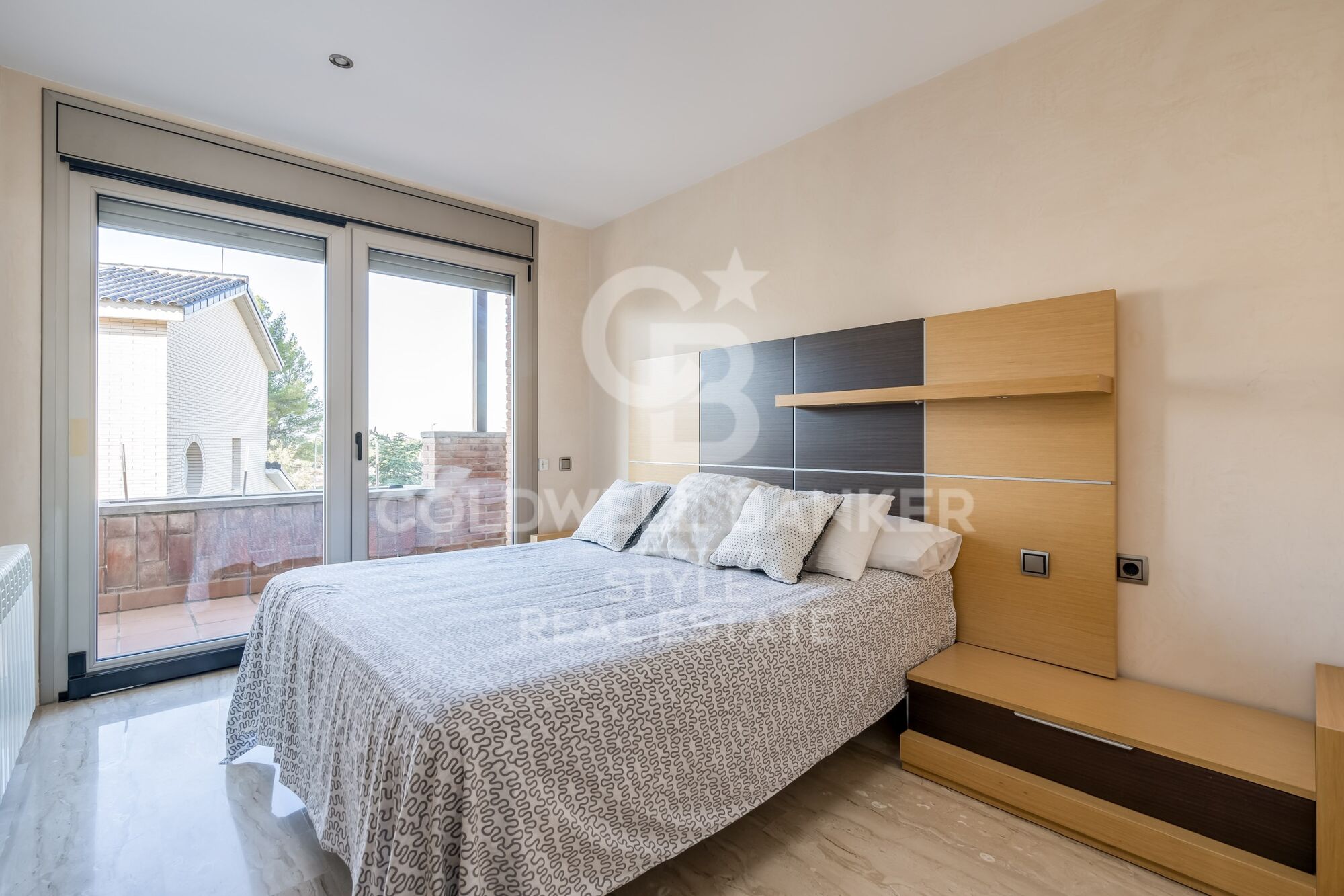 Exceptional with swimming pool