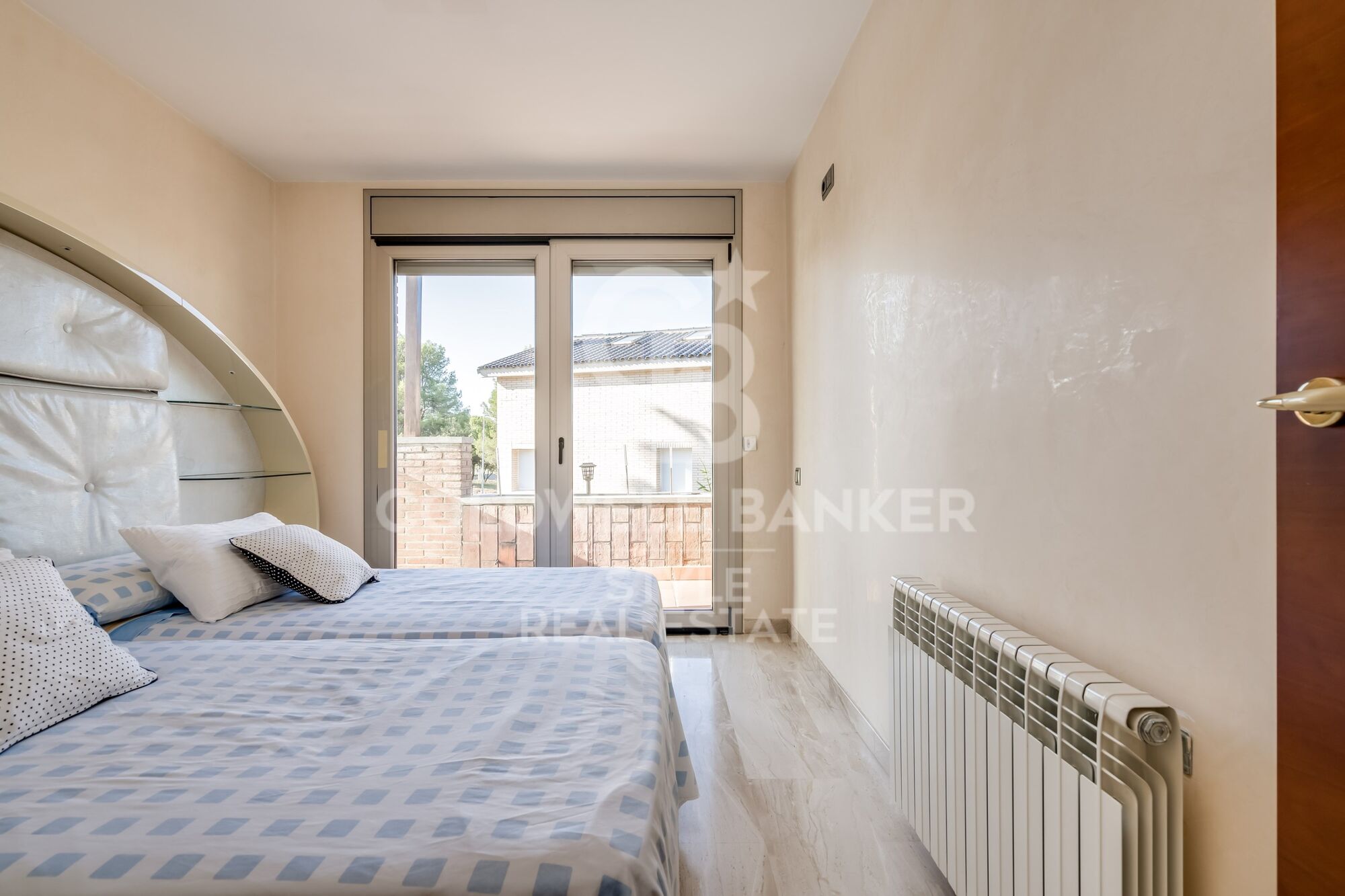 Exceptional with swimming pool