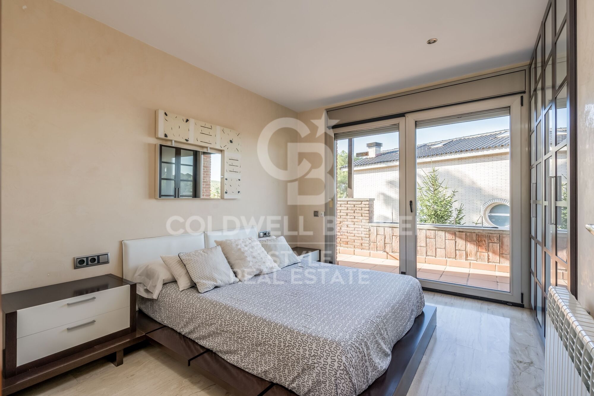 Exceptional with swimming pool