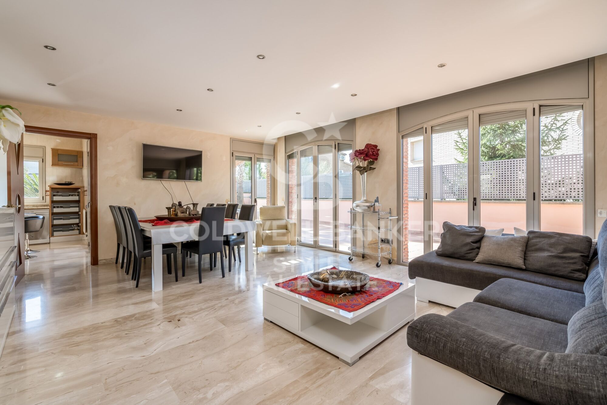 Exceptional with swimming pool