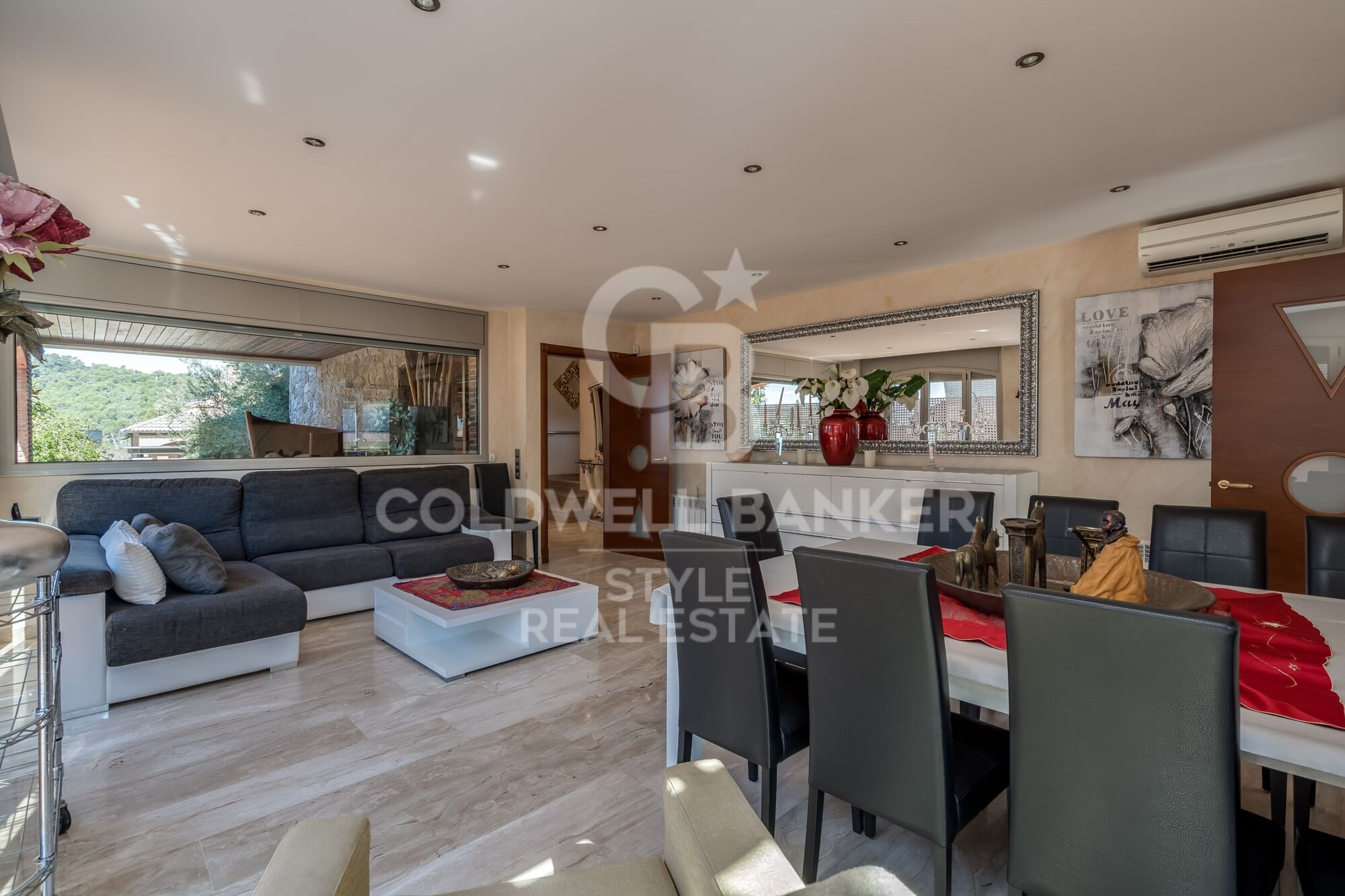 Exceptional with swimming pool