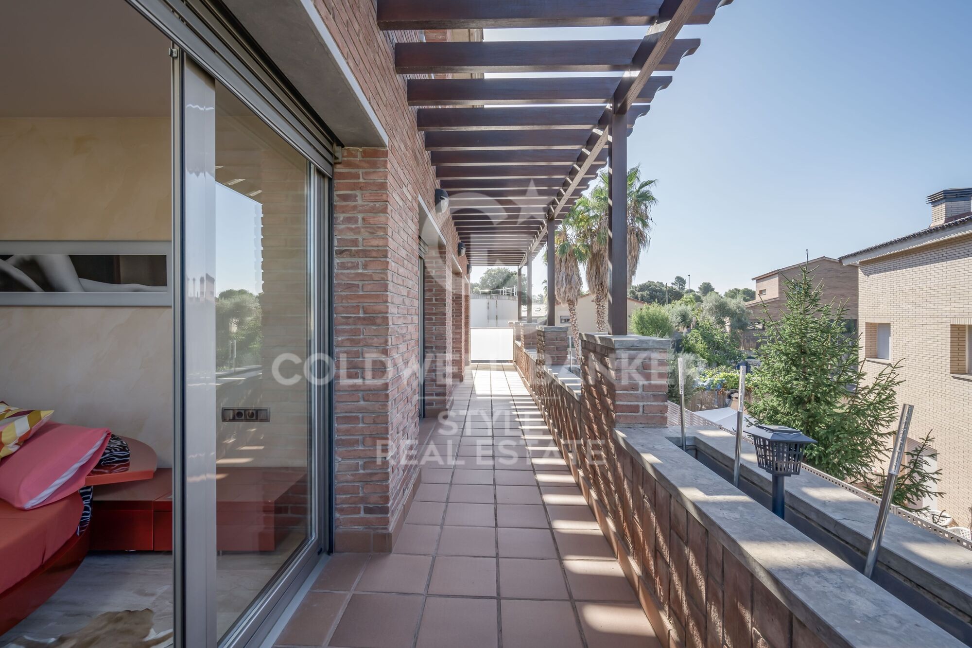 Exceptional with swimming pool