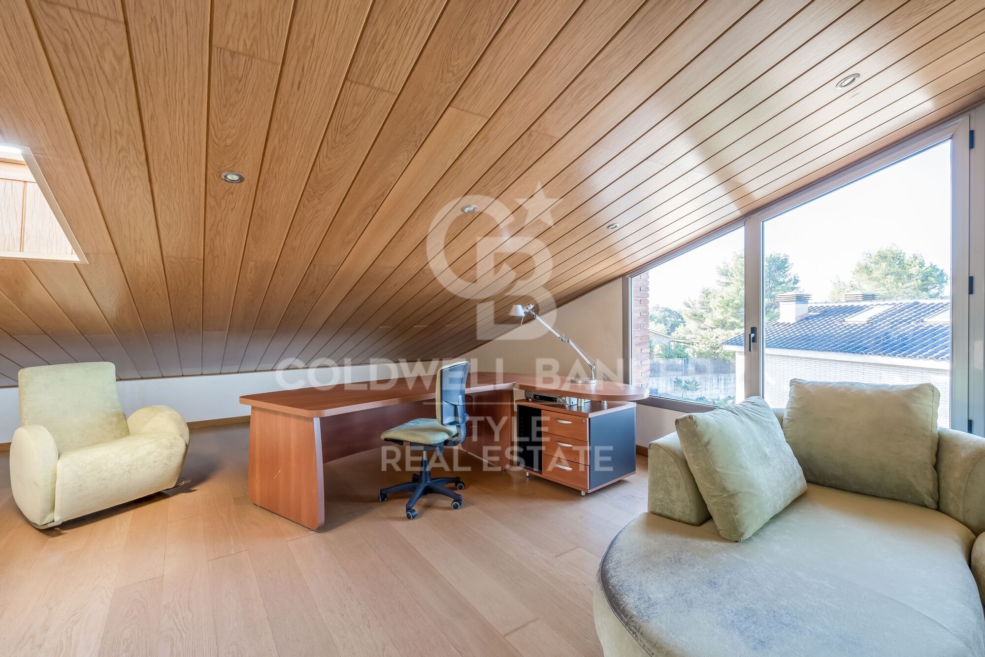 Exceptional with swimming pool