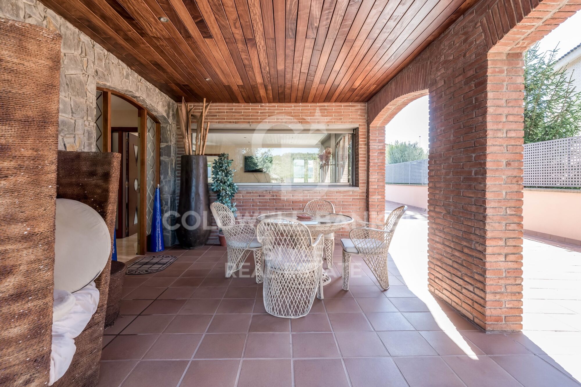 Exceptional with swimming pool