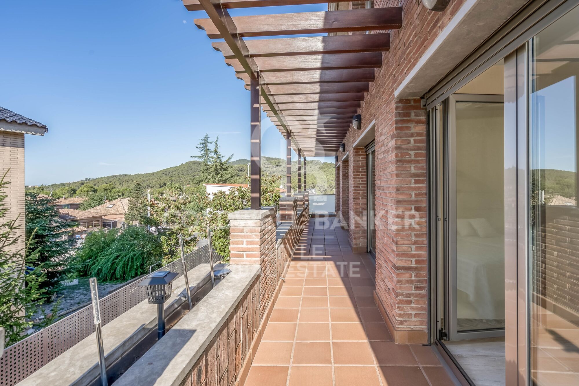 Exceptional with swimming pool