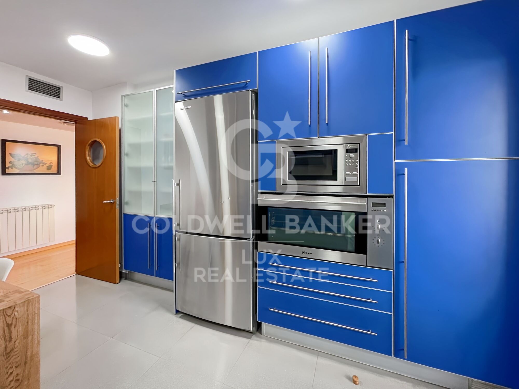 High-end penthouse with parking and storage room for sale in Figueres