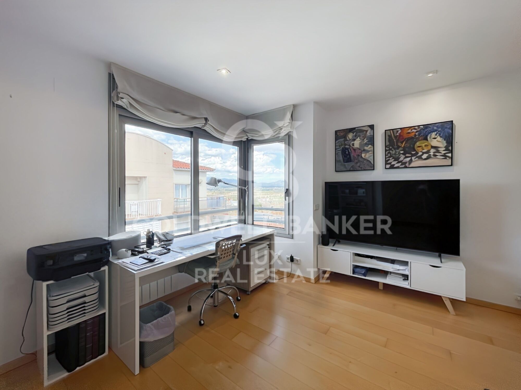 Ático de alto standing con parkings y trastero en venta en Figueres