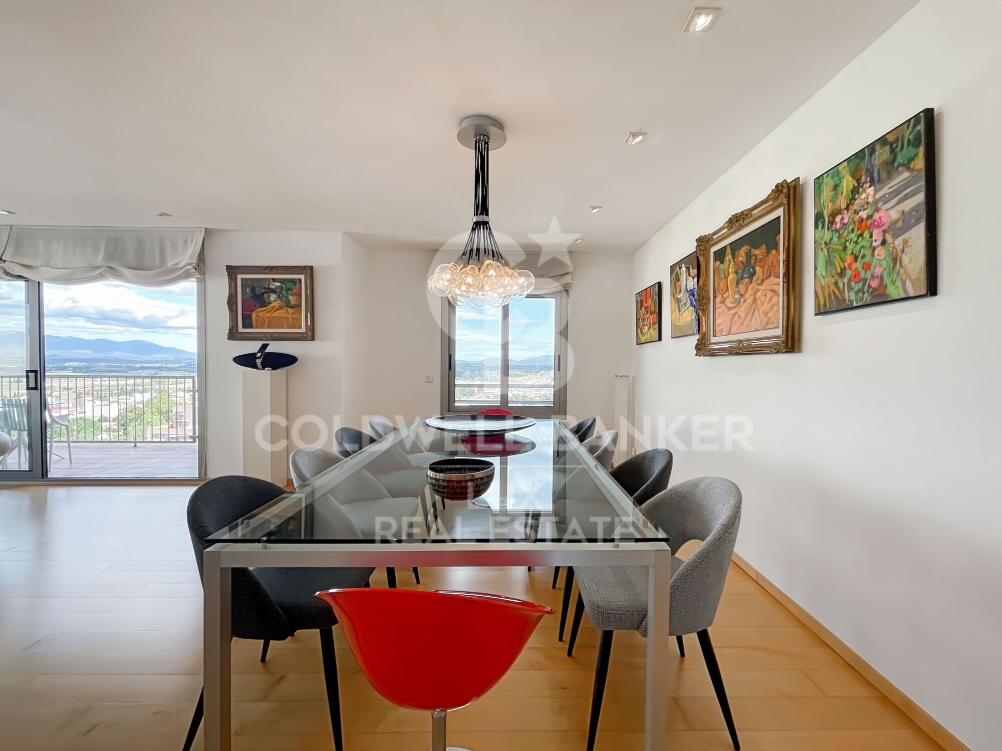 Penthouse haut de gamme avec parking et cave à vendre à Figueres