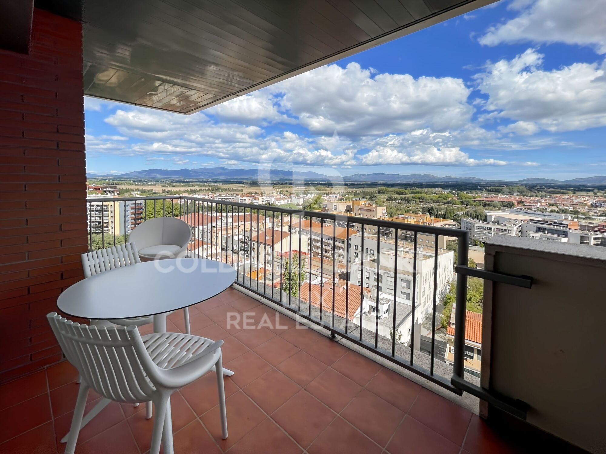 High-End-Penthouse mit Parkplatz und Abstellraum zum Verkauf in Figueres