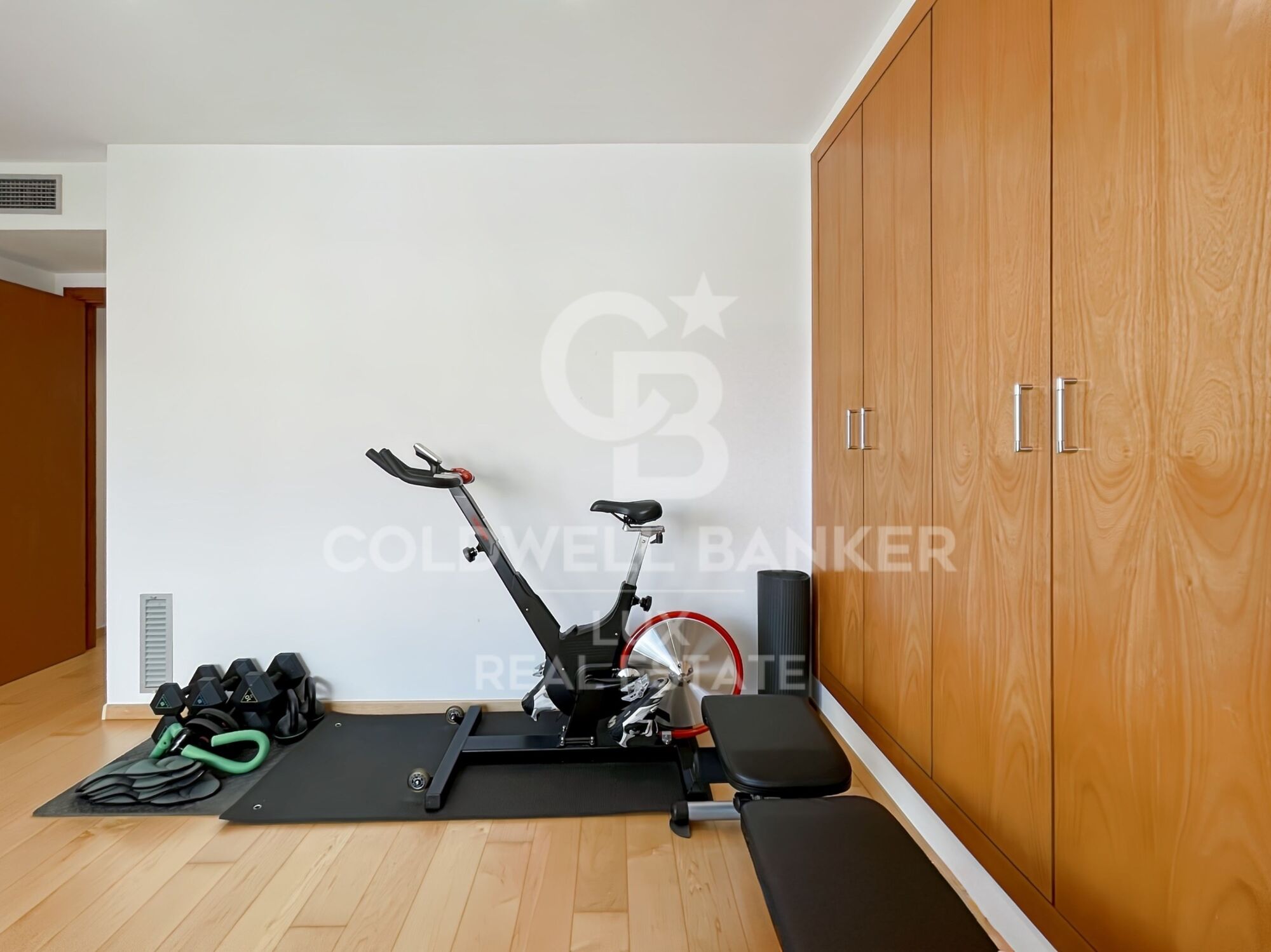 Penthouse haut de gamme avec parking et cave à vendre à Figueres
