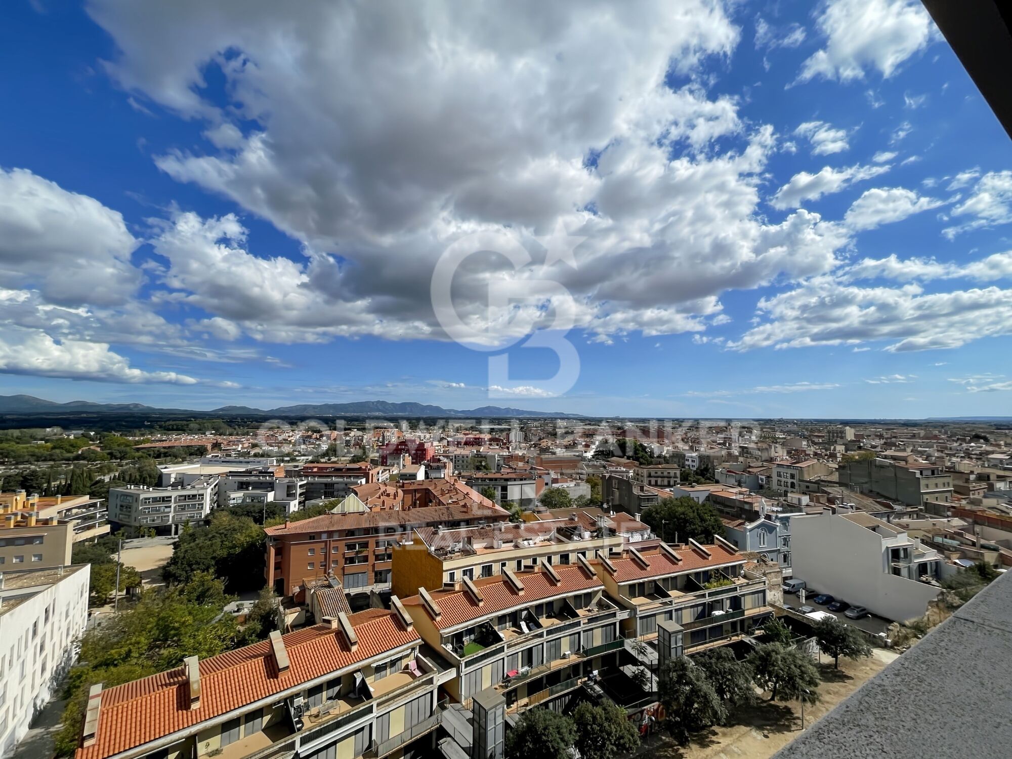 Penthouse haut de gamme avec parking et cave à vendre à Figueres