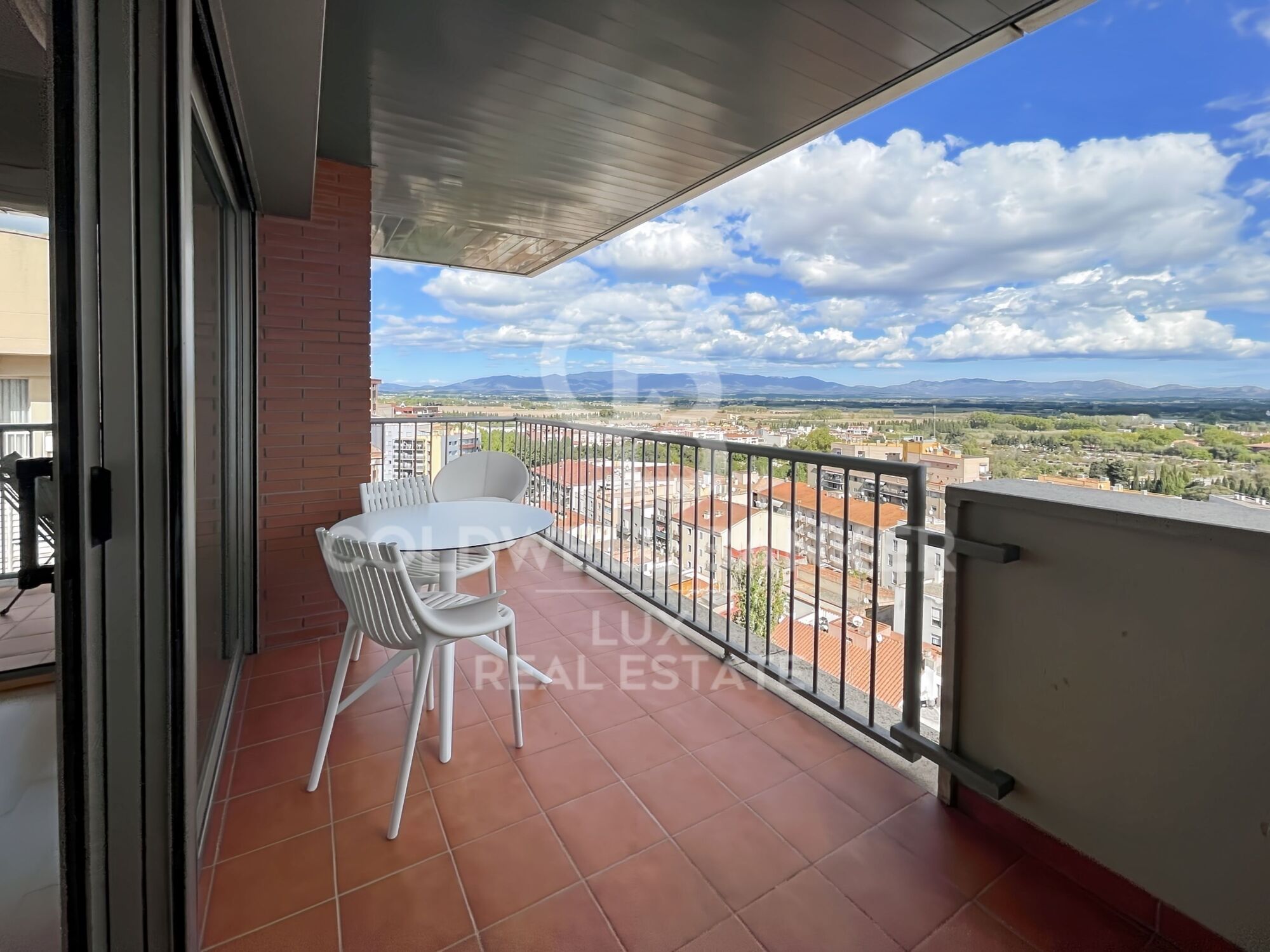 Penthouse haut de gamme avec parking et cave à vendre à Figueres