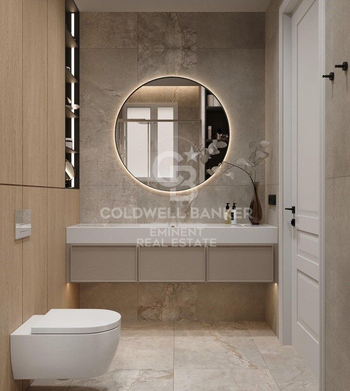 Designer Apartment in a Regal Building in Eixample with Complete Renovation and Views of Passeig de Sant Joan