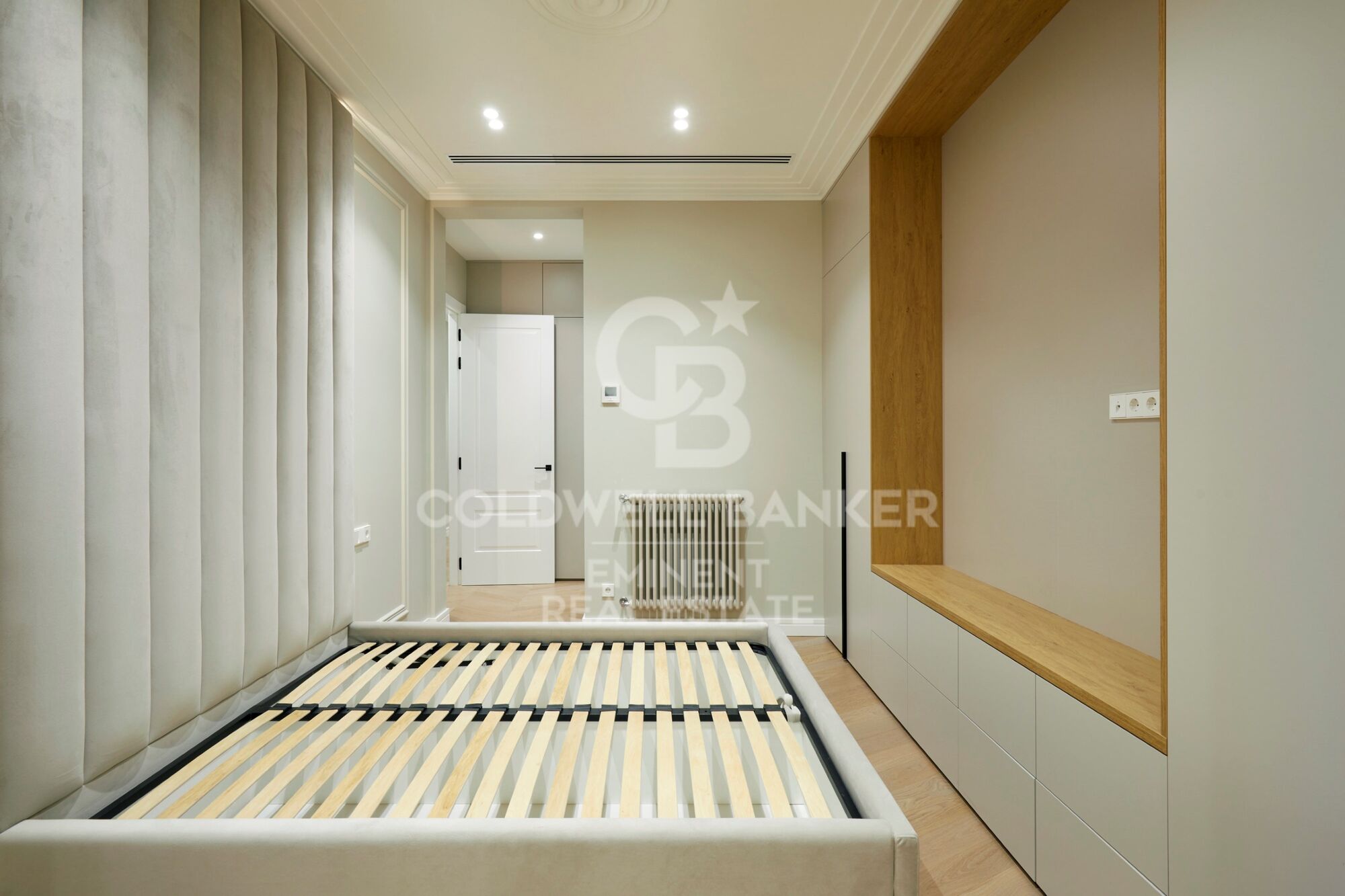 Designwohnung in einem Regalen Gebäude im Eixample mit Komplettsanierung und Blick auf den Passeig de Sant Joan