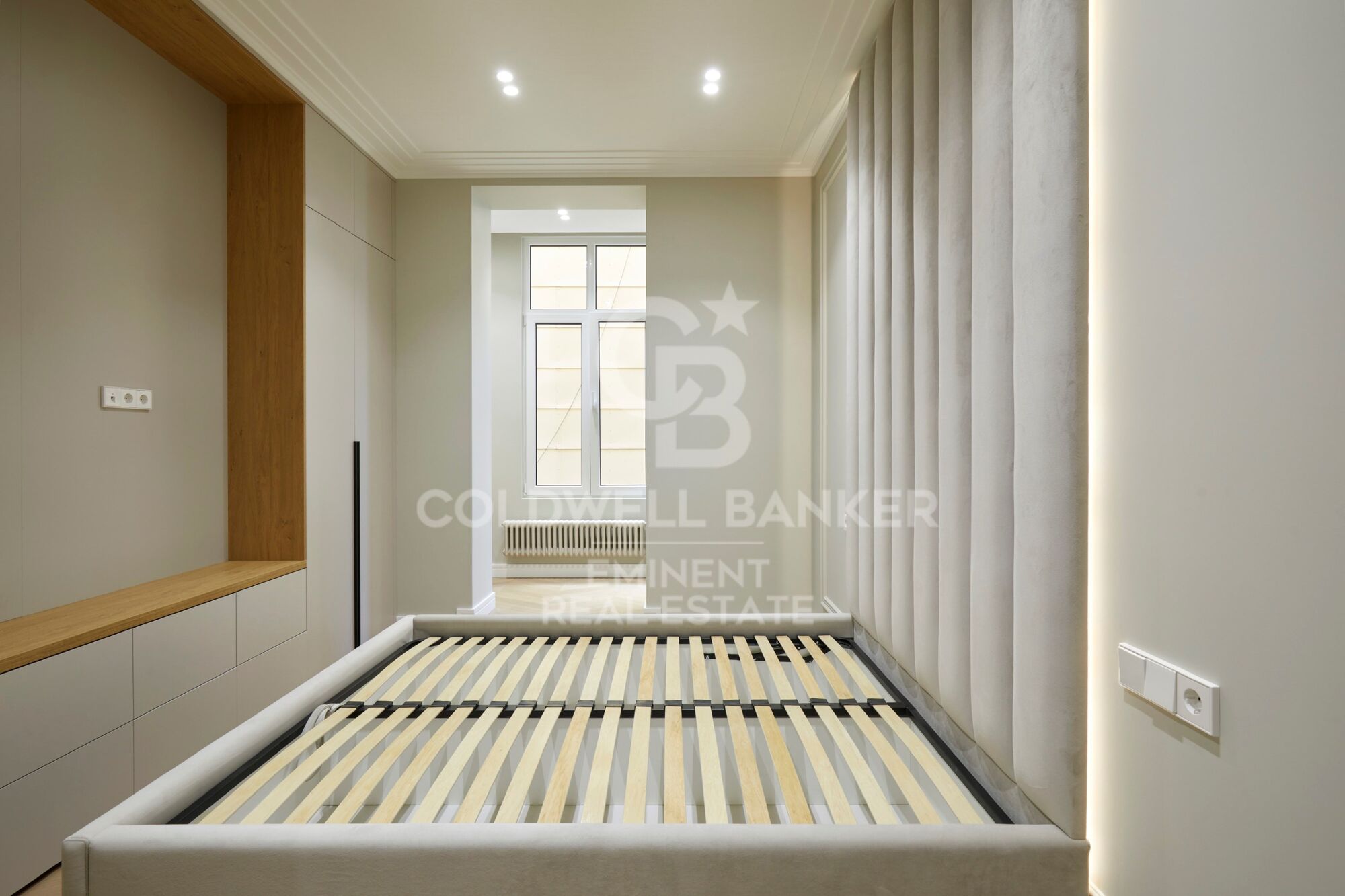 Designwohnung in einem Regalen Gebäude im Eixample mit Komplettsanierung und Blick auf den Passeig de Sant Joan
