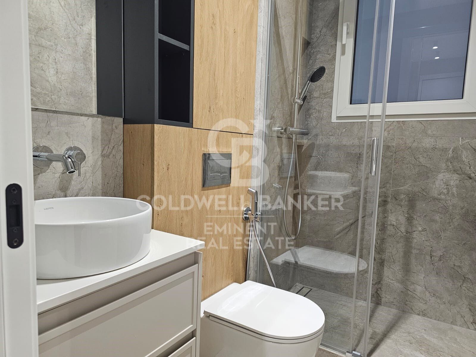 Appartement de Design dans un Immeuble Régional de l'Eixample avec Rénovation Complète et Vues sur le Passeig de Sant Joan