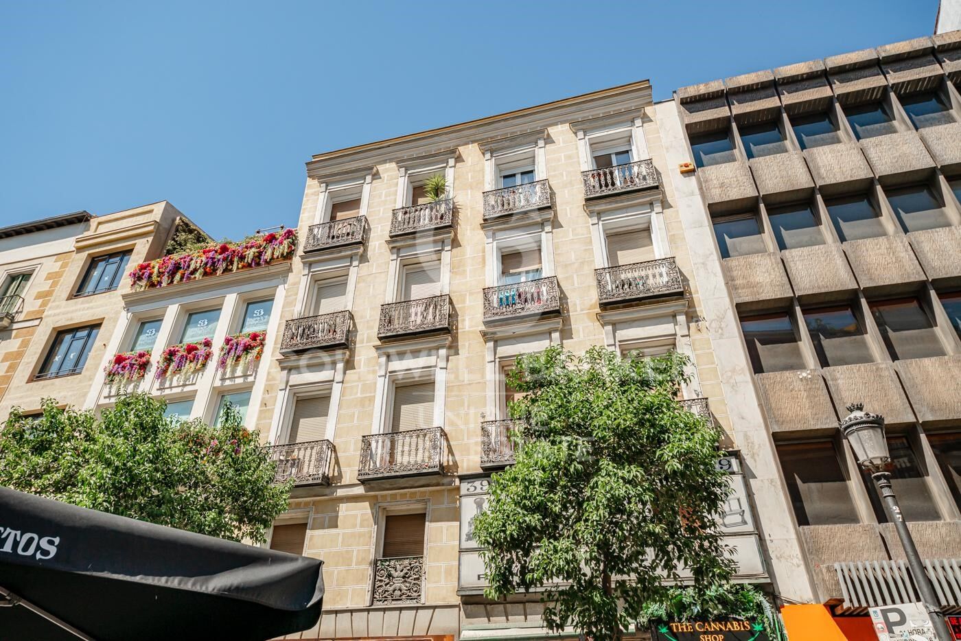 Exclusive refurbished flat for sale in Sol, Madrid