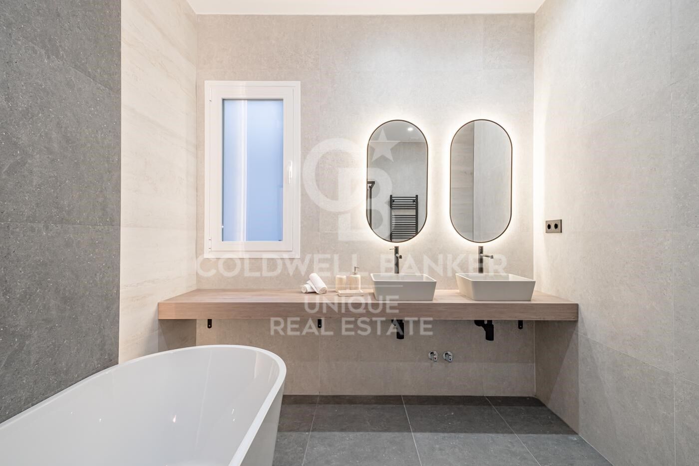 Exclusive refurbished flat for sale in Sol, Madrid