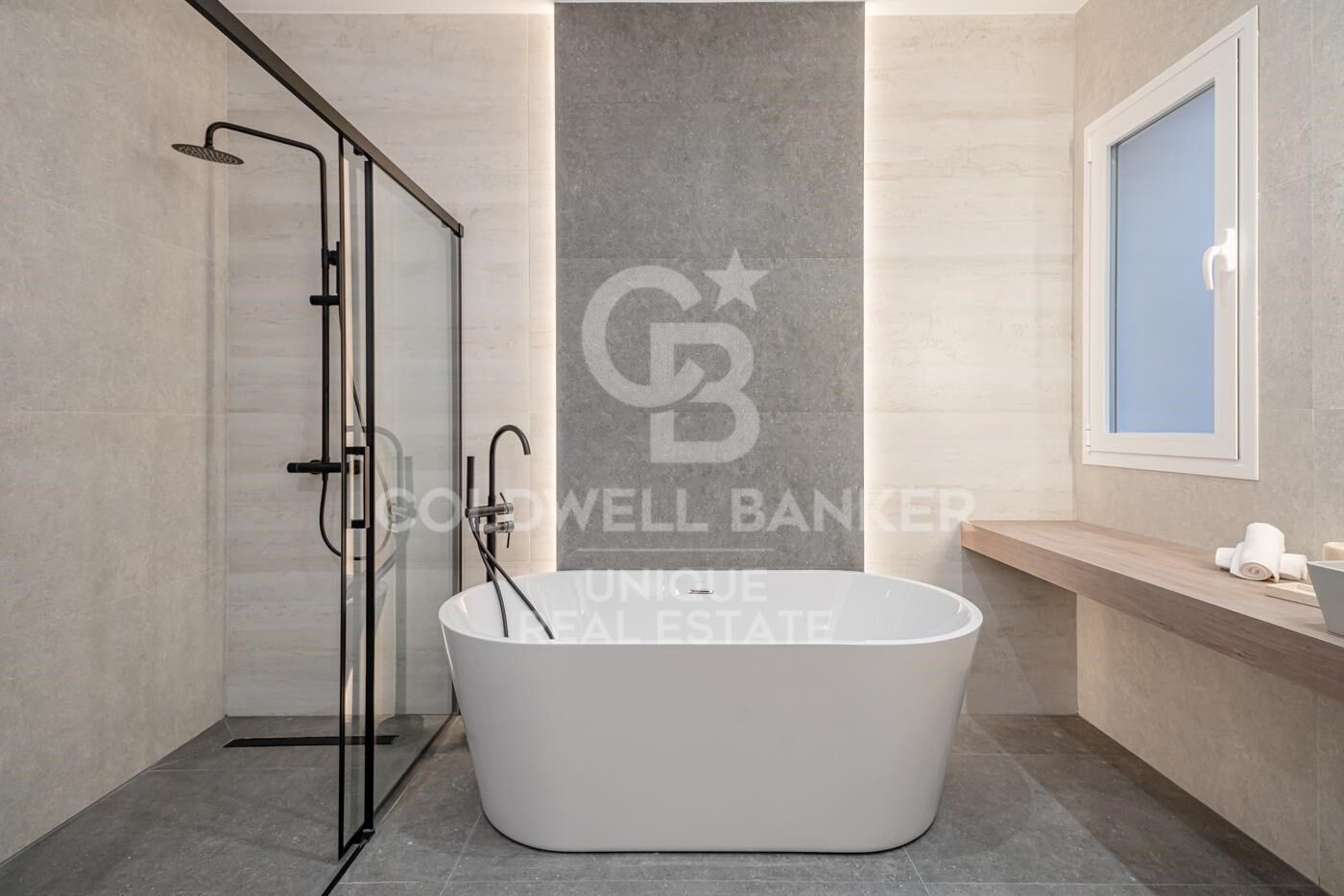 Exclusive refurbished flat for sale in Sol, Madrid