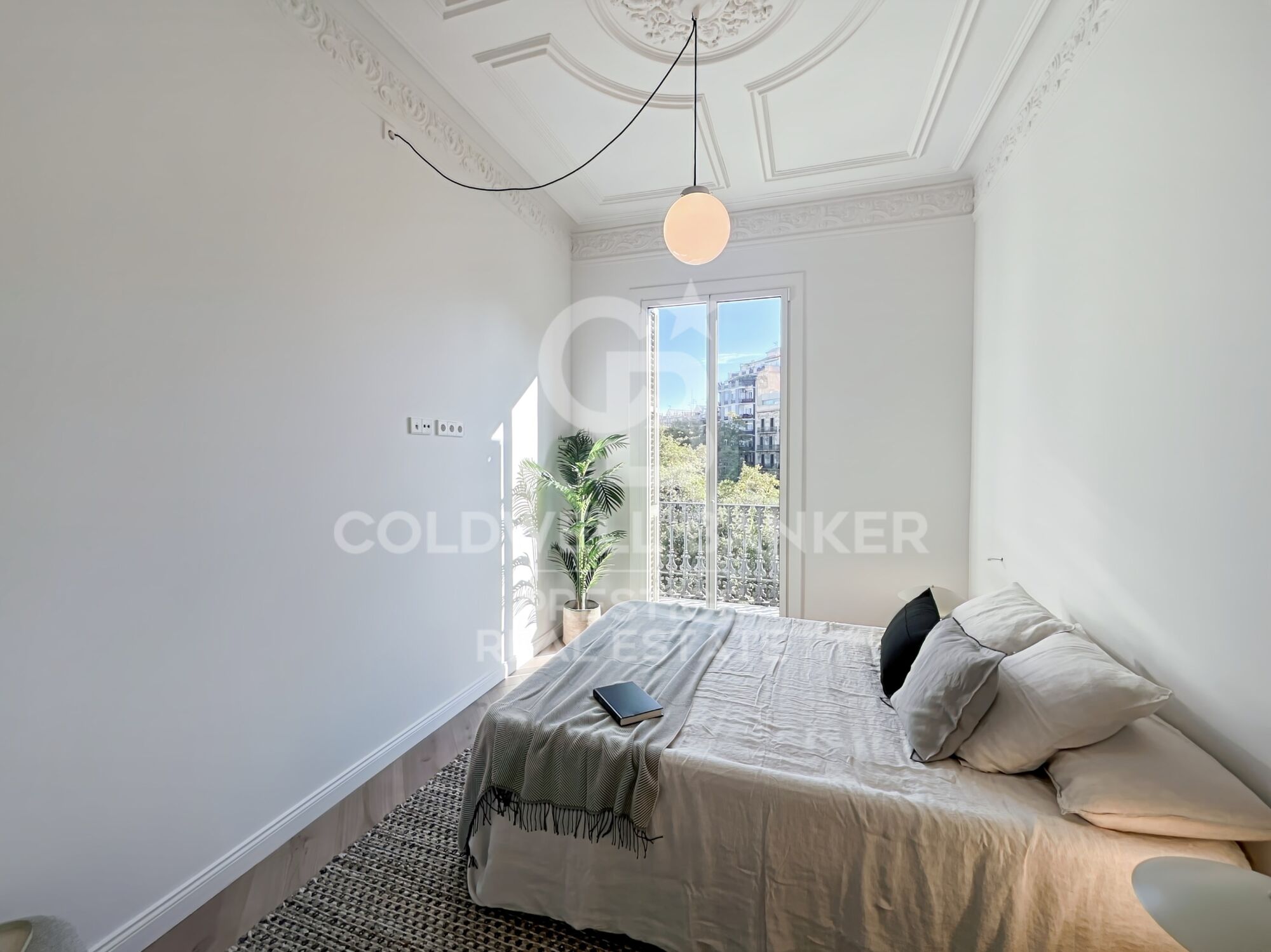 Refurbished flat for sale in Eixample Izquierdo