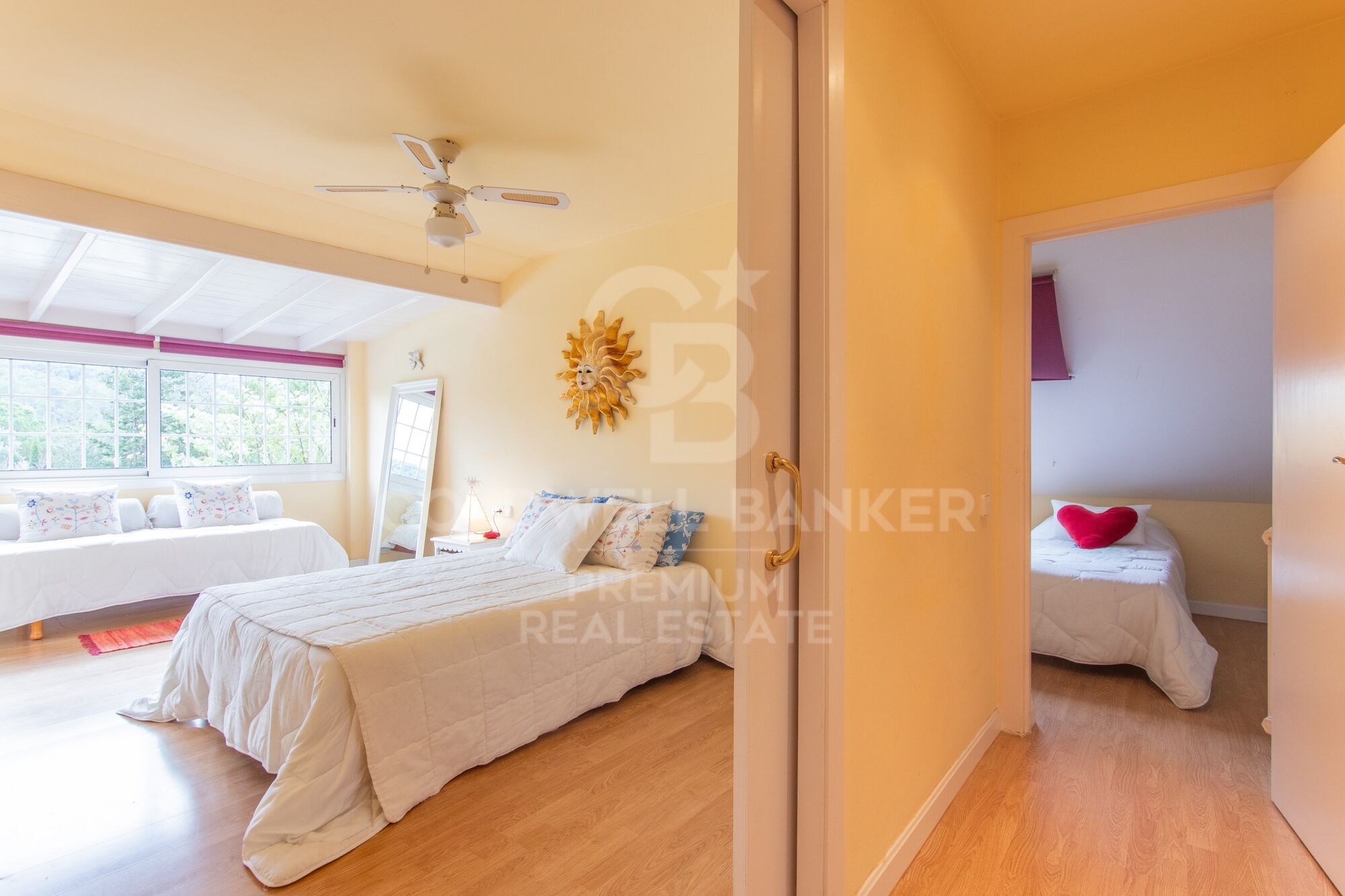 Spacious house with private garden in excellent location Valldoreix