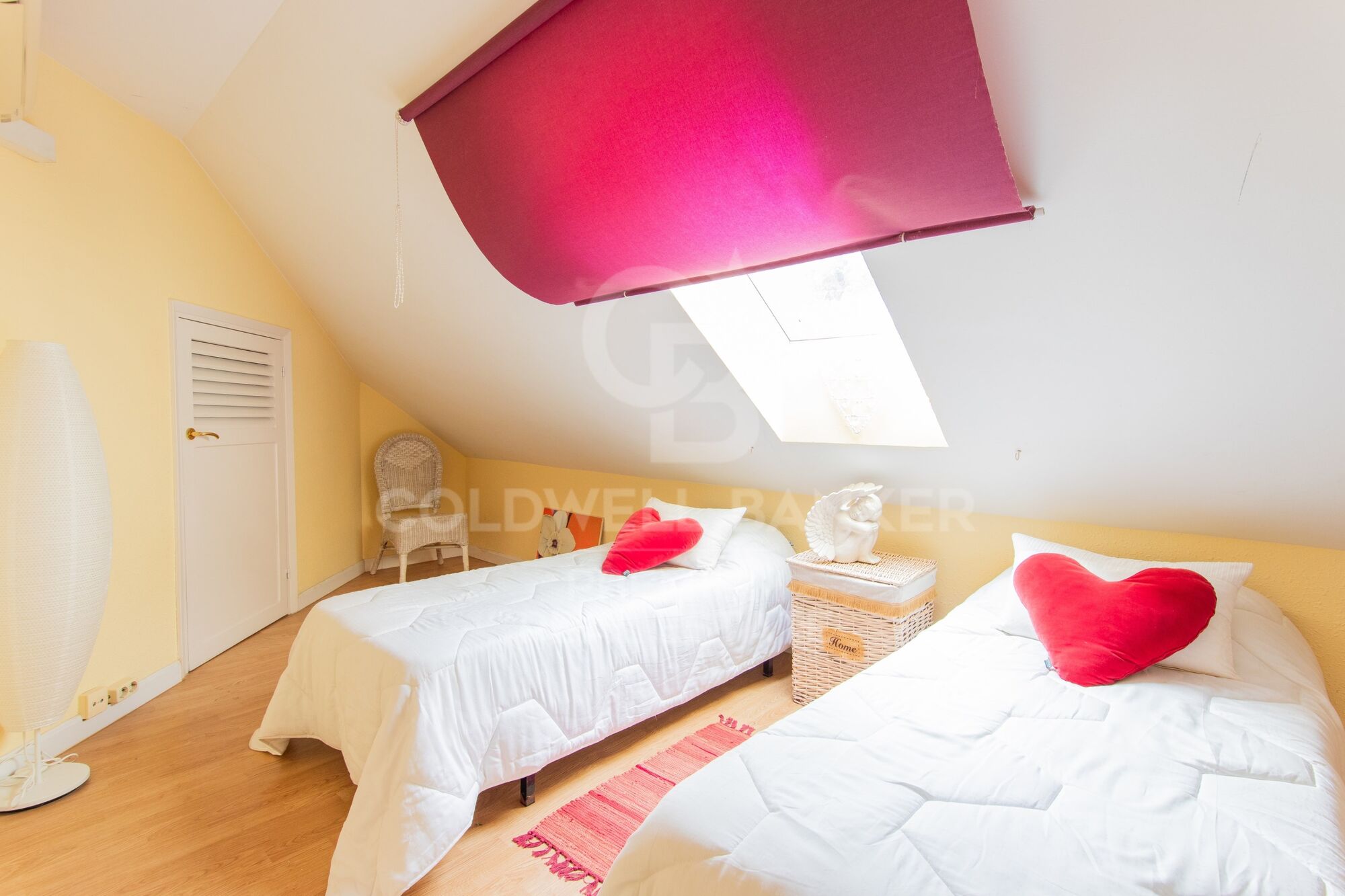 Spacious house with private garden in excellent location Valldoreix