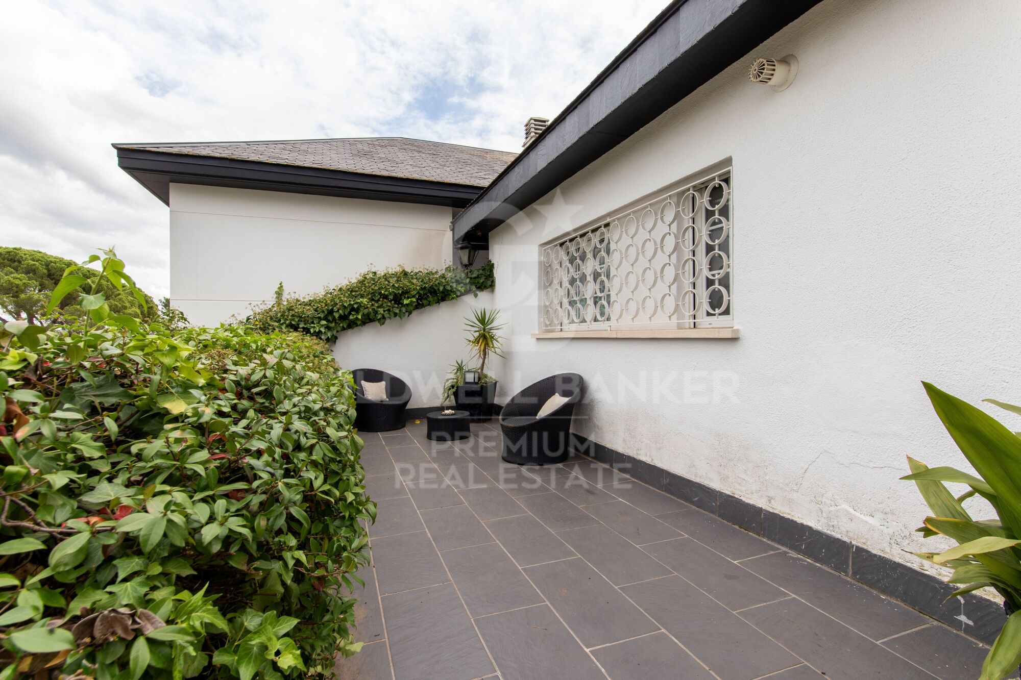 Spacious house with private garden in excellent location Valldoreix