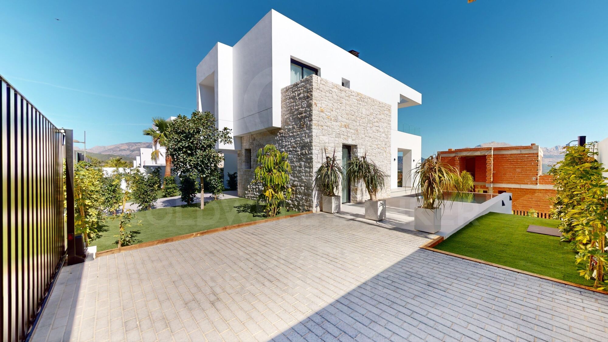 Villas de Ponoig, complexe exclusif avec vue sur la mer et la montagne.