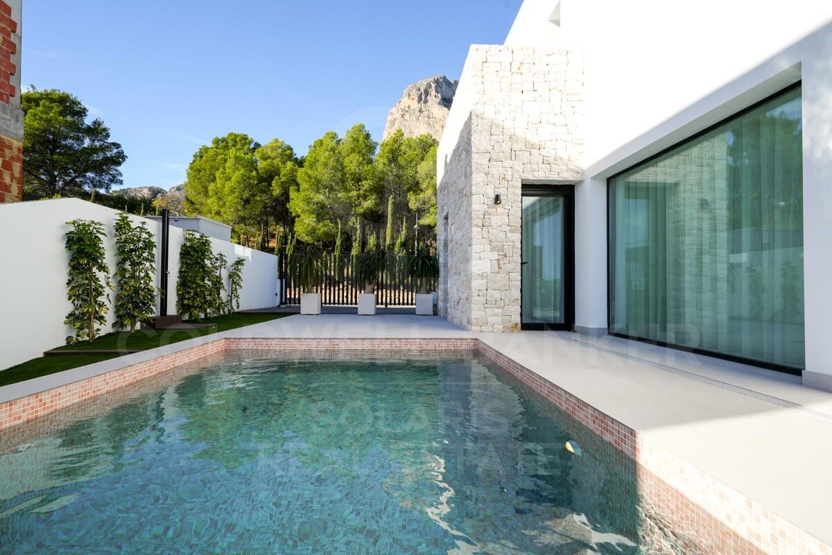 Villas de Ponoig, exklusiver Komplex mit Meer- und Bergblick.