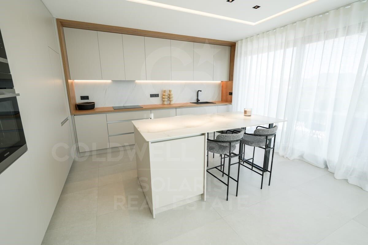 Nueva Villa de Ponoig, exclusivo complejo con vistas al mar y montaña.