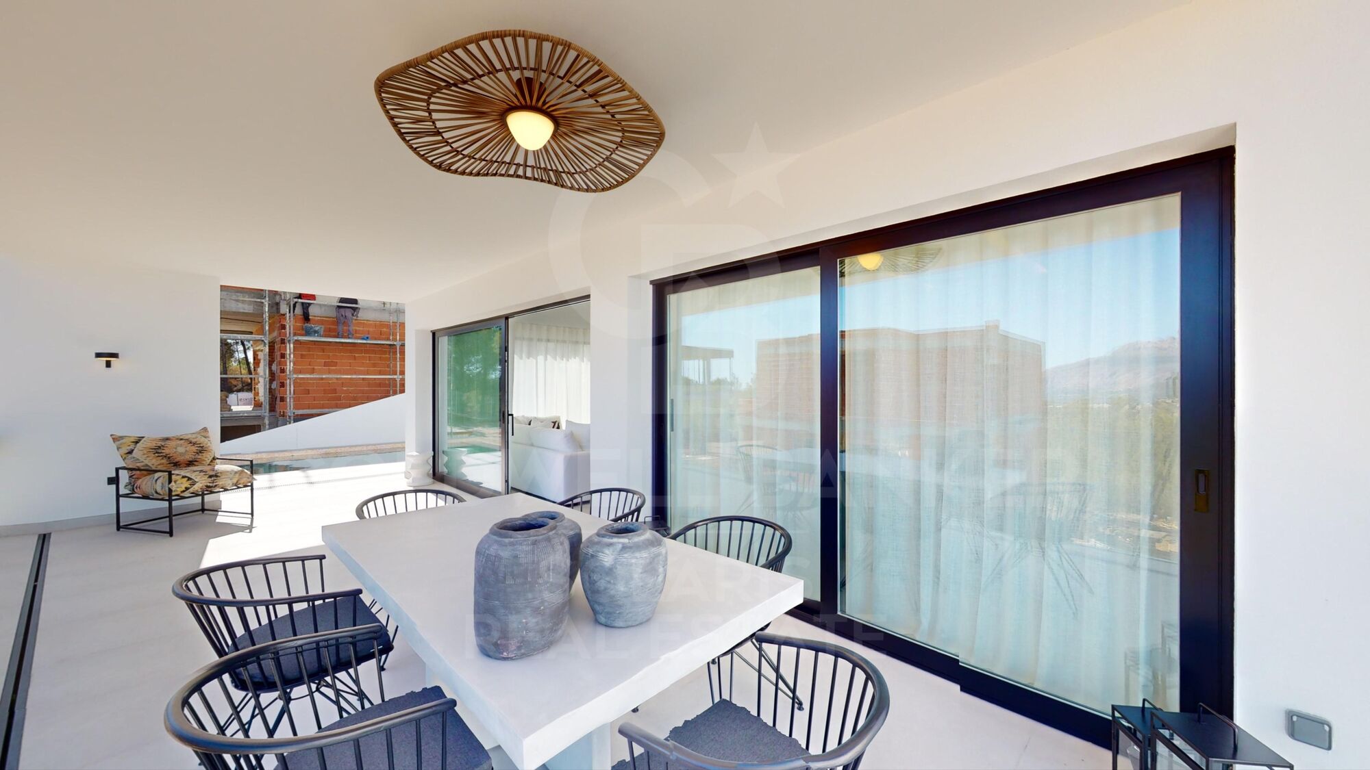Nueva Villa de Ponoig, exclusivo complejo con vistas al mar y montaña.