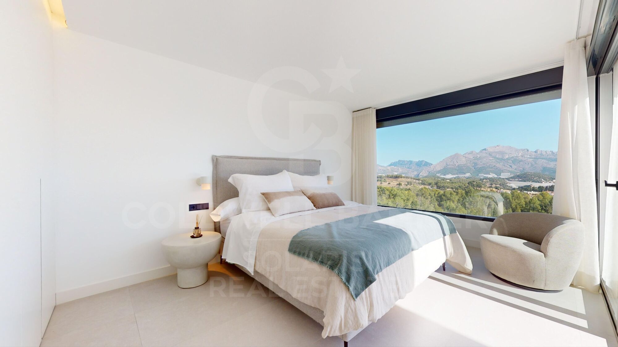 Villas de Ponoig, exclusive complex with sea and mountain views.