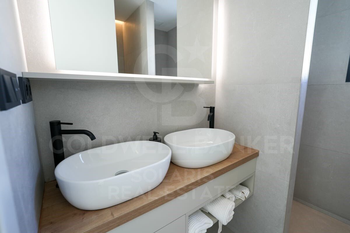 Villas de Ponoig, exclusive complex with sea and mountain views.