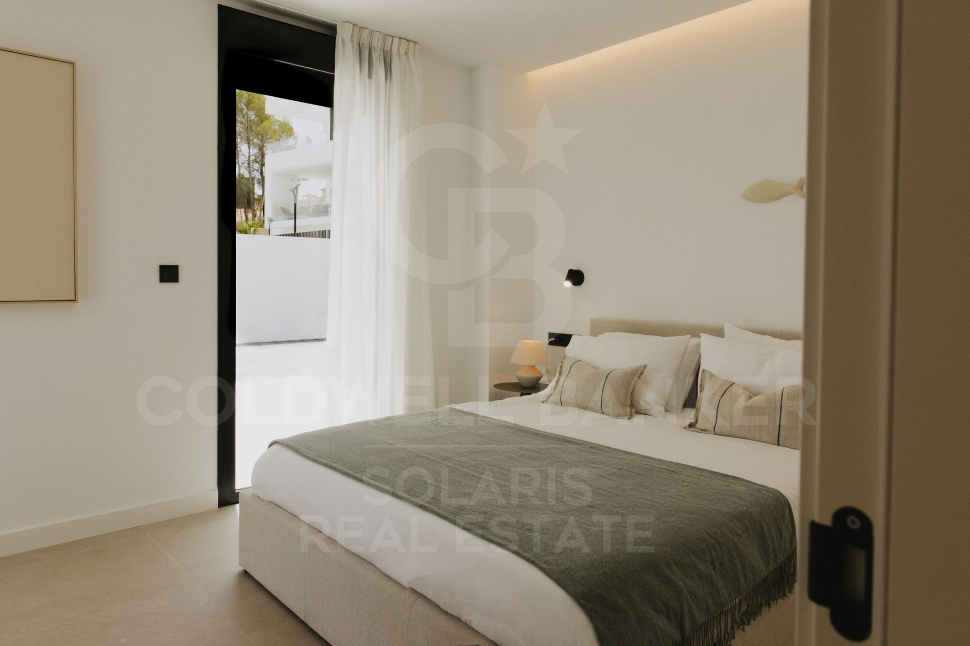 Nueva Villa de Ponoig, exclusivo complejo con vistas al mar y montaña.