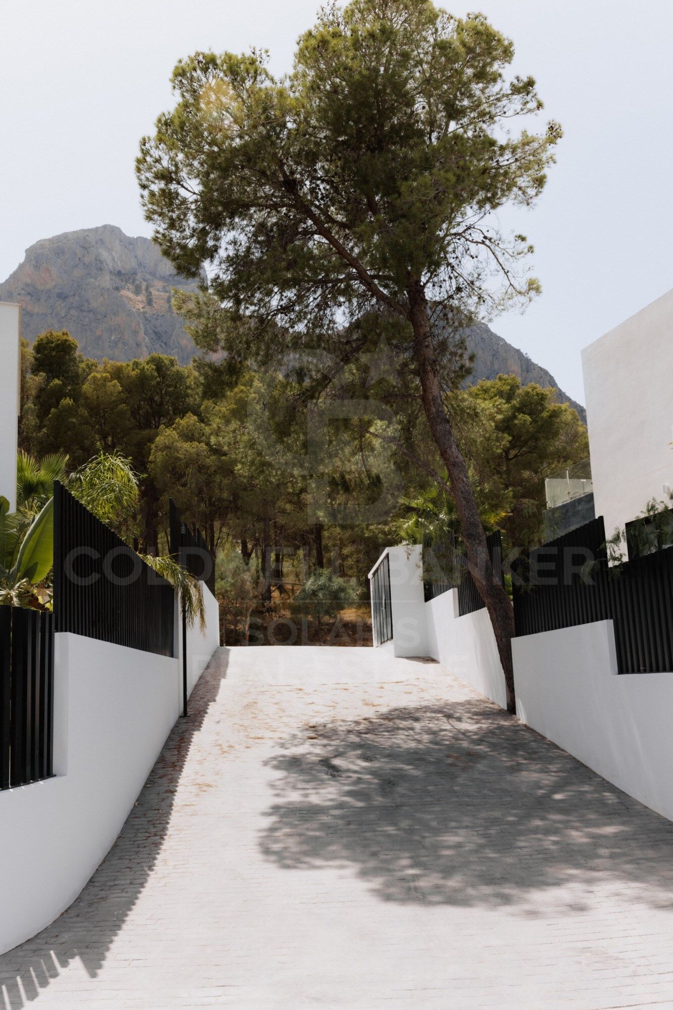 Villas de Ponoig, complexe exclusif avec vue sur la mer et la montagne.