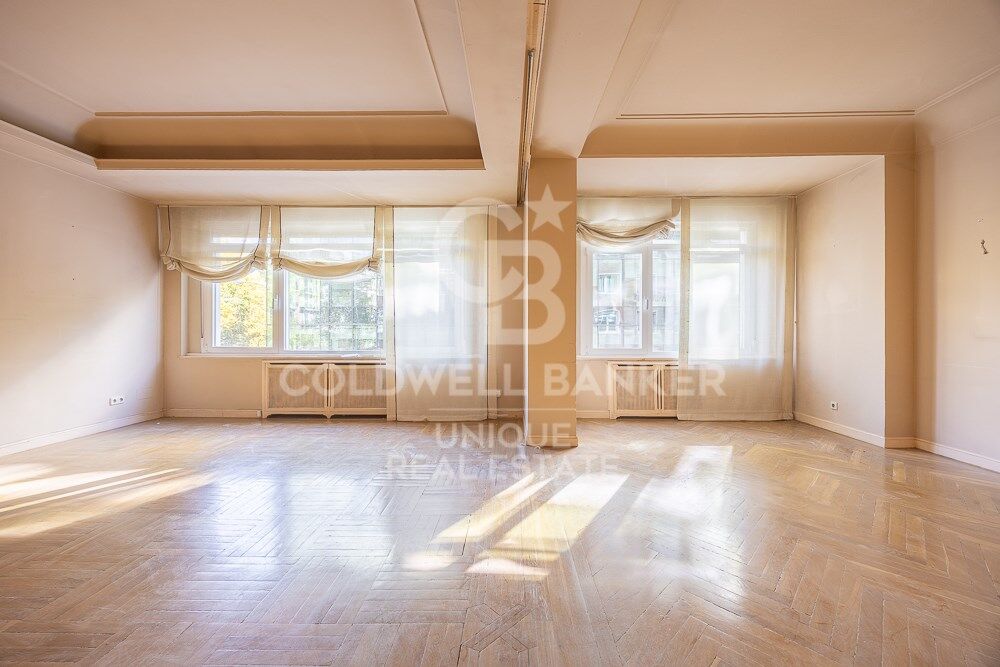 Exclusivo piso luminoso en el corazón del barrio de Castellana, Madrid