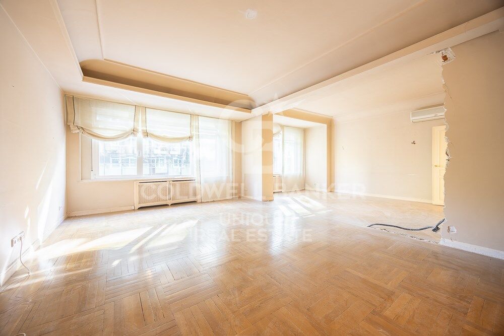 Exclusivo piso luminoso en el corazón del barrio de Castellana, Madrid