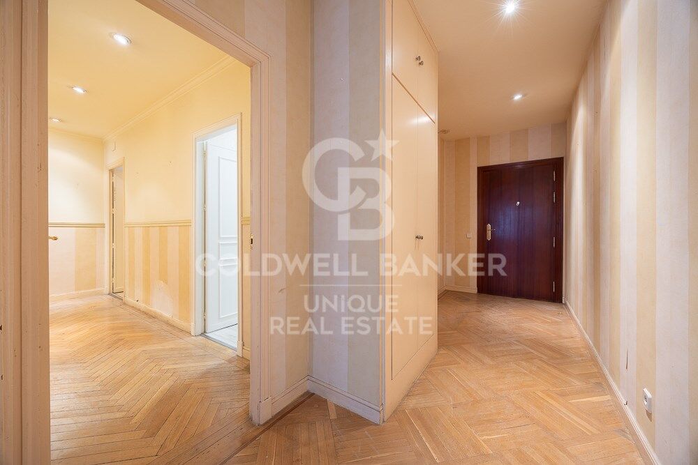 Exclusivo piso luminoso en el corazón del barrio de Castellana, Madrid