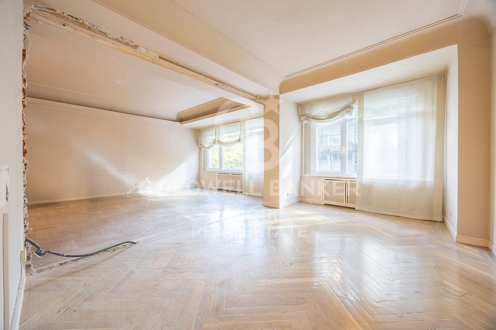 Exclusivo piso luminoso en el corazón del barrio de Castellana, Madrid