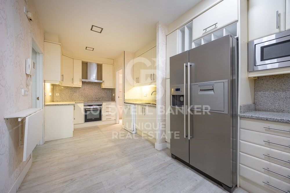 Exclusivo piso luminoso en el corazón del barrio de Castellana, Madrid