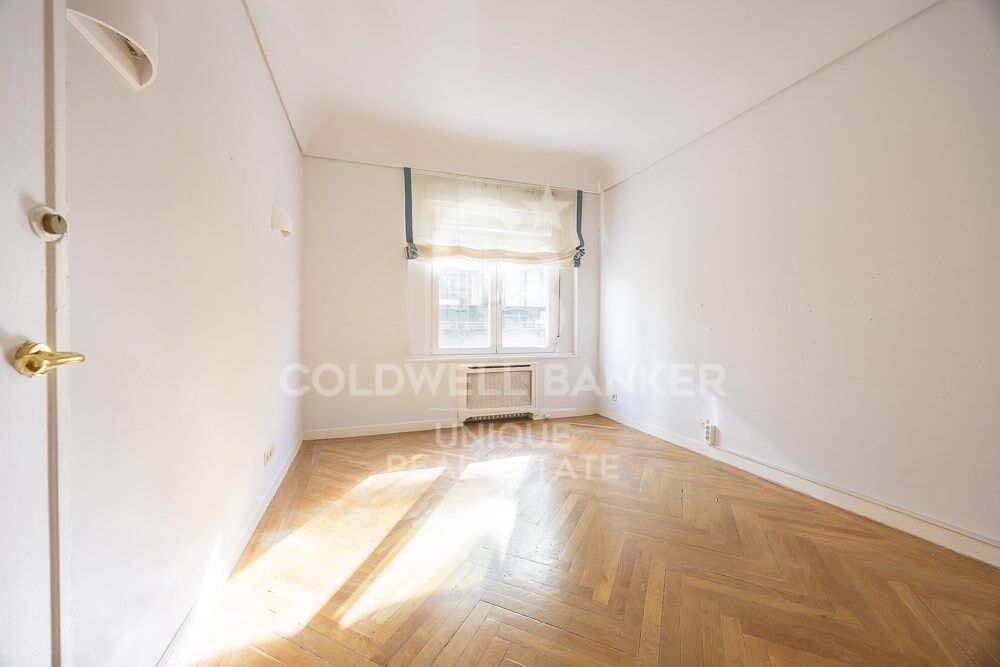 Exclusivo piso luminoso en el corazón del barrio de Castellana, Madrid