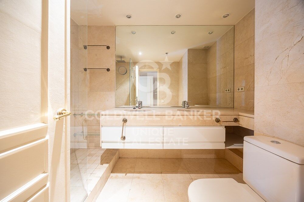 Exclusivo piso luminoso en el corazón del barrio de Castellana, Madrid