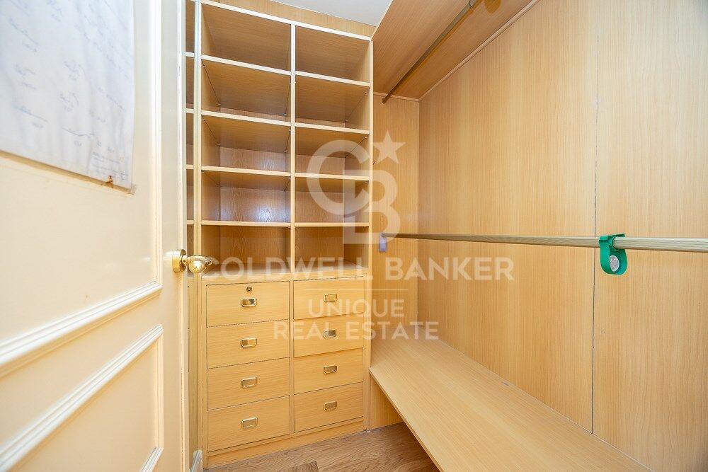 Exclusivo piso luminoso en el corazón del barrio de Castellana, Madrid